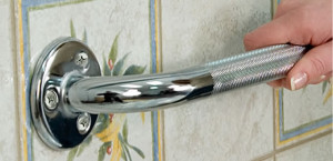 Barres d’appui striée chromée, par AquaSense® Barres d’appui striée chromée, par AquaSense®